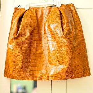 Versace Crocodile Pattern Leather Skirt With Zip on Back And Pockets - Size 50IT